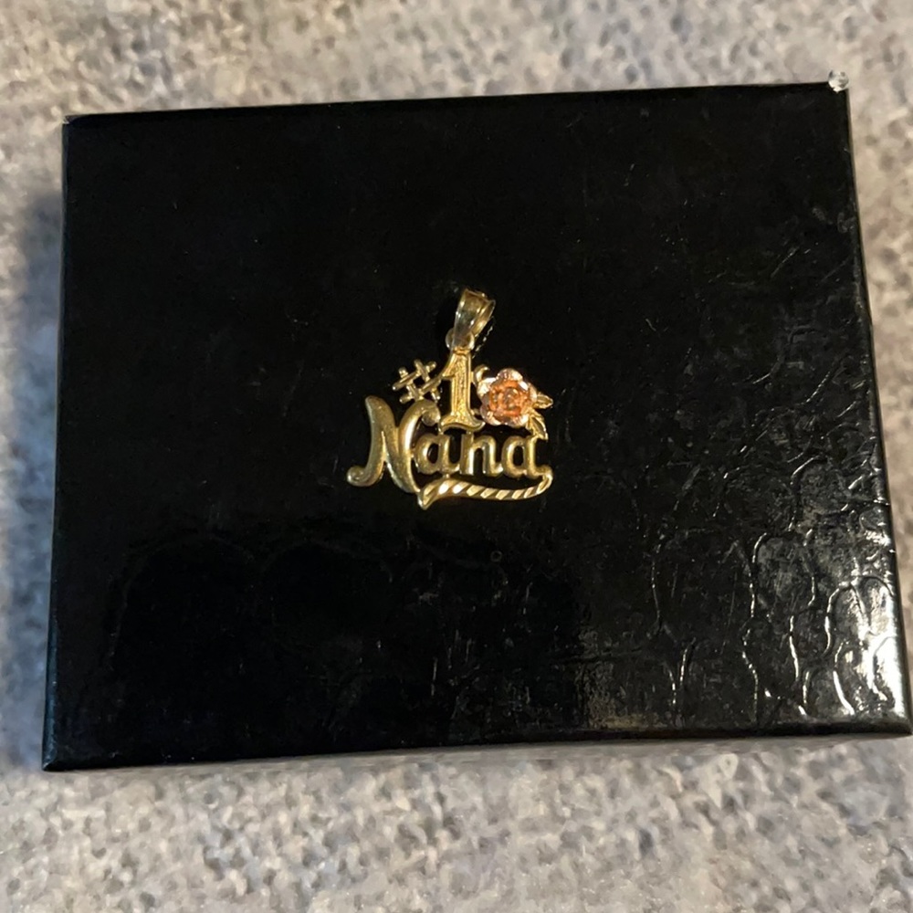 14k gold Nana charm